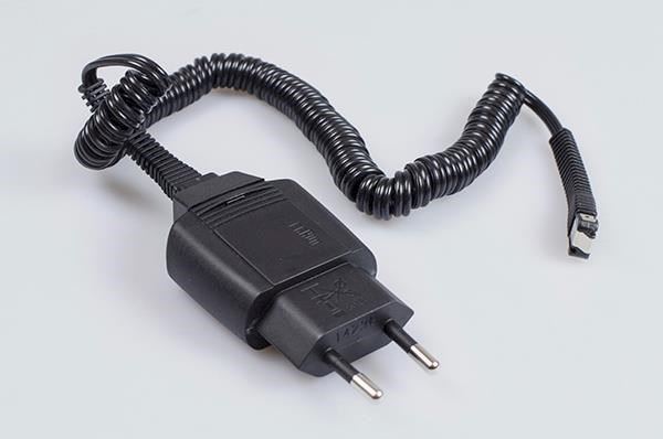 Lader, Braun hår & skjeggtrimmer 220V Lader, Braun hår & skjeggtrimmer 220V